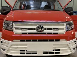  Volkswagen Crafter / MAN TGE Stoßfänger in Ral 9010 & 3000 und Kühlergrill in Ral 9010 lackiert. (58)